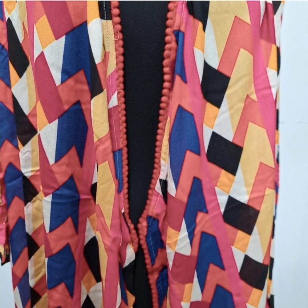 NEW! Curations Printed Topper/Cardigan - Picture 7 of 7